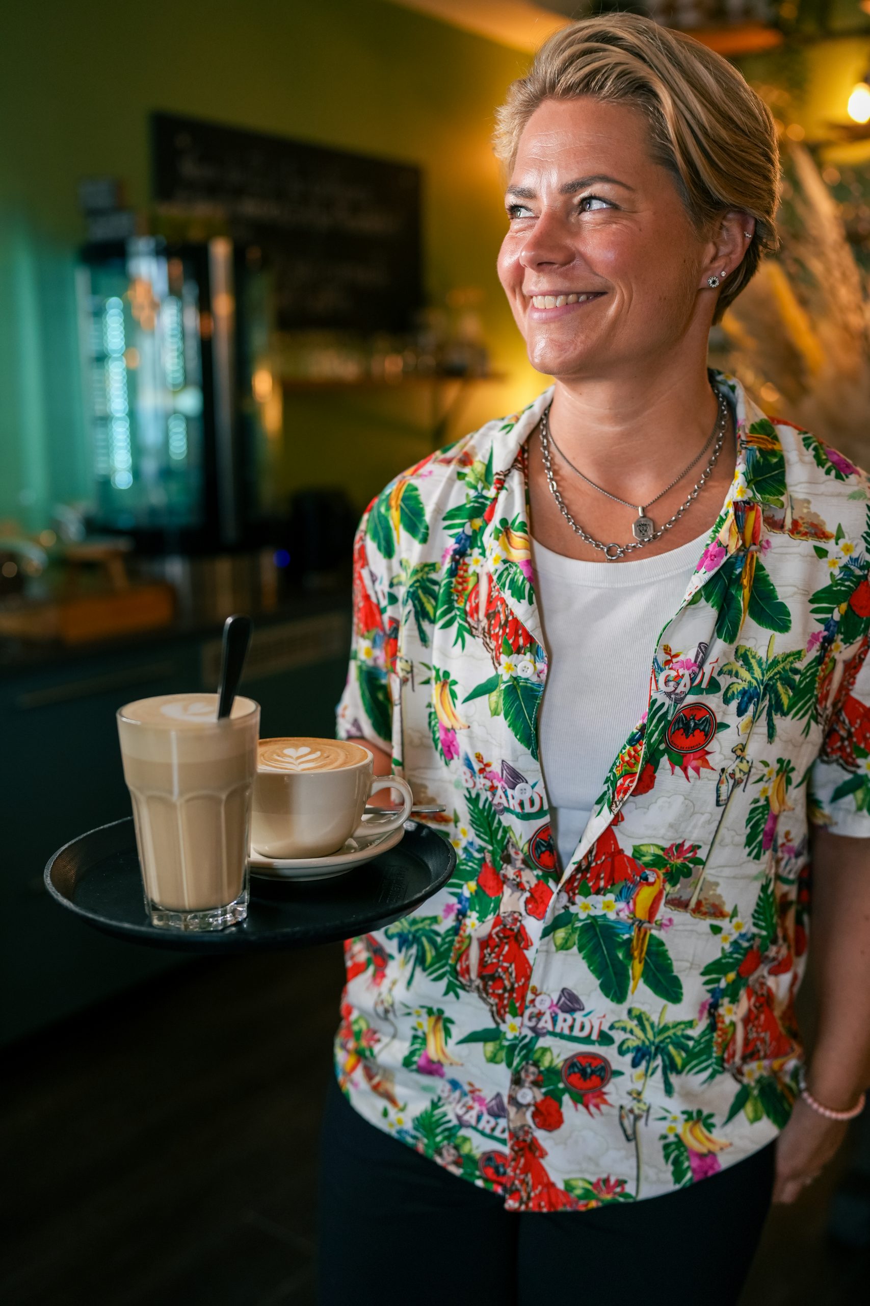 Laktosefreier Specialty Coffee mit Hafermilch und Latte Art bei Die Stulle in Berlin